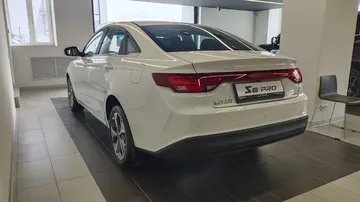 Купить Livan S6 Pro Белый 1.5 AMT (147 л.с.) от 1810000 ₽. в Самаре